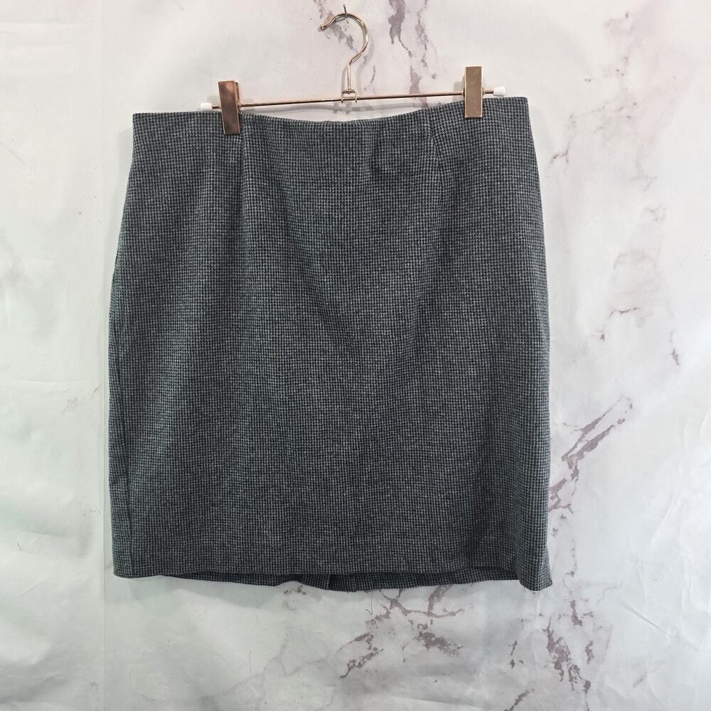 J Jill Skirt Womens Medium Petite Gray Black Mini Ponte Stretchy Houndstooth
